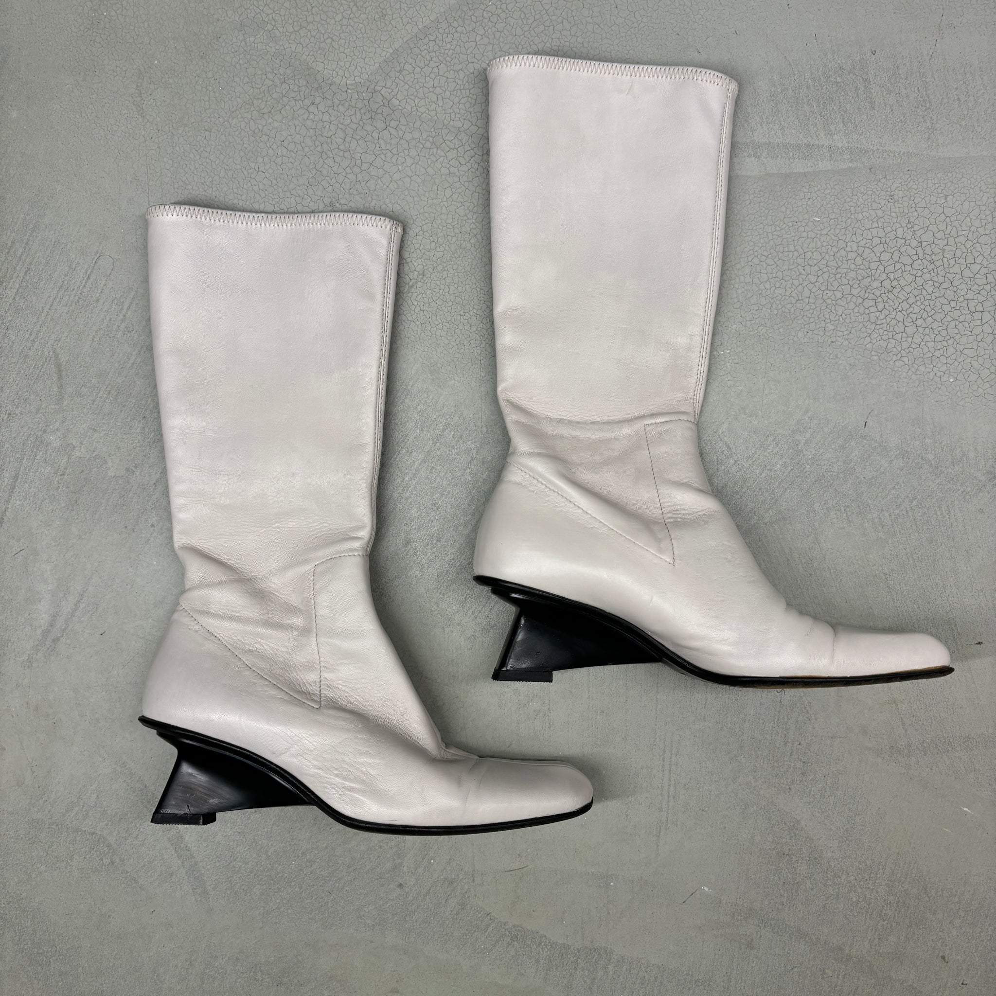 F/W 1998 light grey leather boots