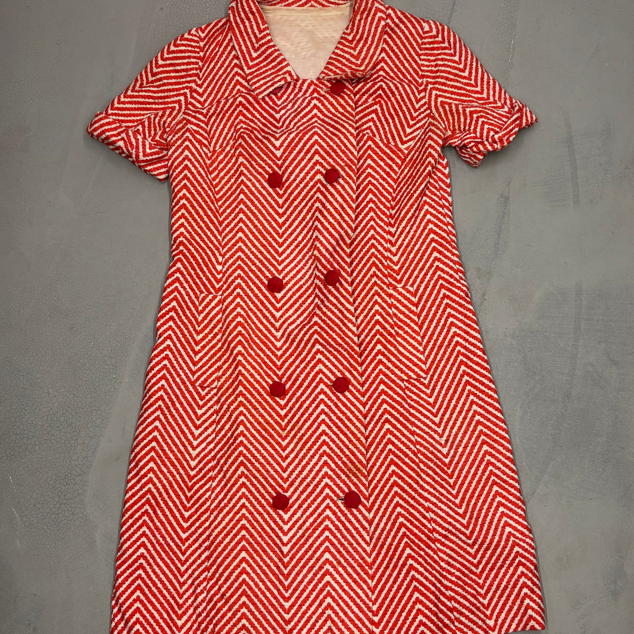 Vintage 1960's Zigzag print dress